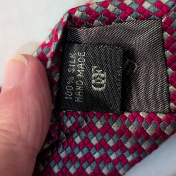 Daniel De Fasson Men's 100% Silk Handmade Tie - Red, Gray & White Pattern - Picture 6 of 6